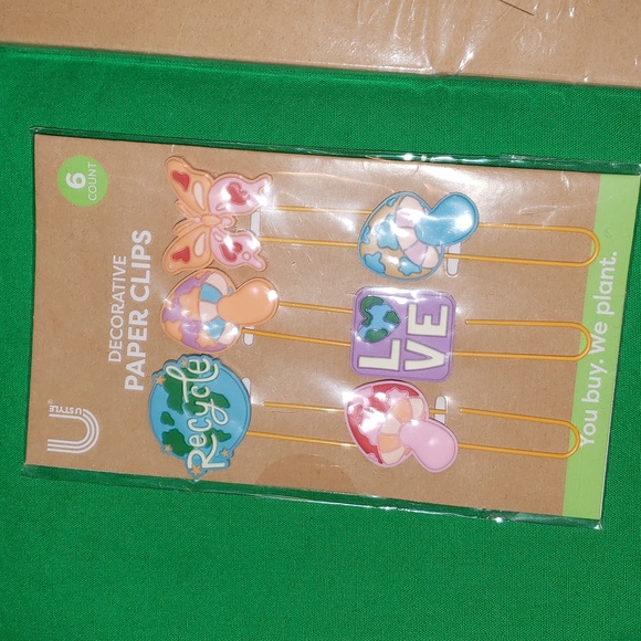 Birthday Fathers Day Cards Gift Box's Decorative Paper Clips and Fan Garland - Picture 2 of 16